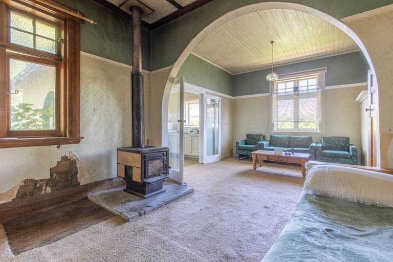 Photo of property in 1 Windsor Street, Dannevirke, 4930