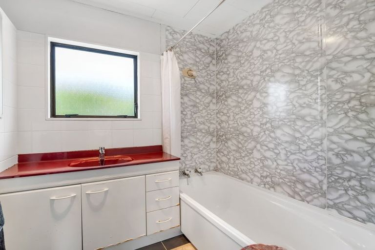 Photo of property in 1/23 Raines Avenue, Forrest Hill, Auckland, 0620