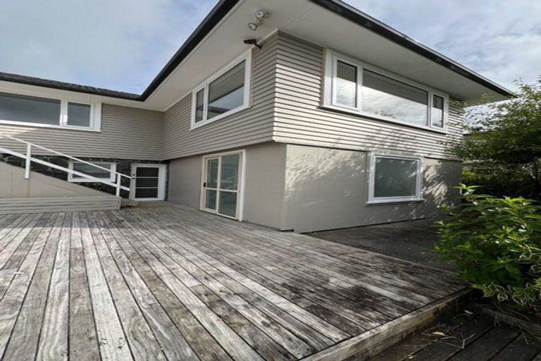 Photo of property in 1/56 Manuka Road, Glenfield, Auckland, 0629