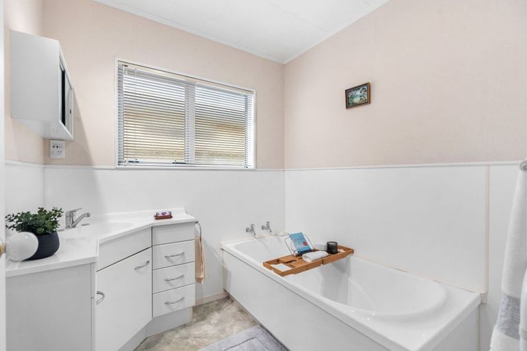 Photo of property in 13 Elm Place, Tikipunga, Whangarei, 0112