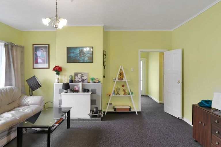 Photo of property in 15 Roberts Street, Epuni, Lower Hutt, 5011