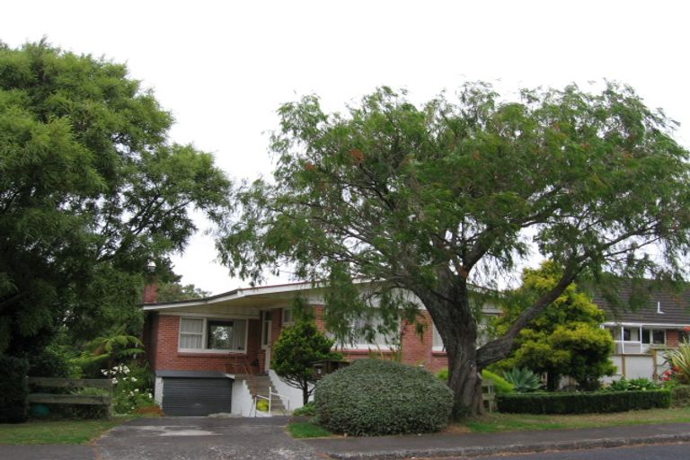 Photo of property in 32 Holland Road, Hillcrest, Auckland, 0627