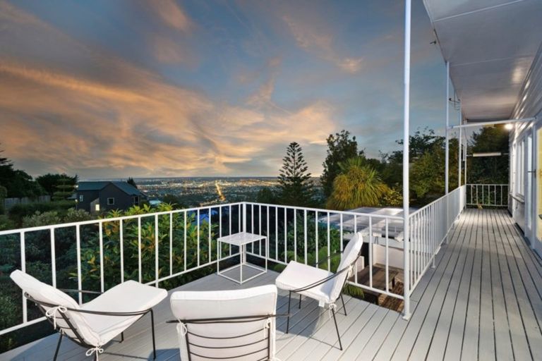 Photo of property in 11 Takahe Drive, Cashmere, Christchurch, 8022