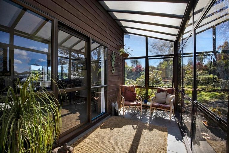 Photo of property in 44 Rawhitiroa Road, Eltham, 4322