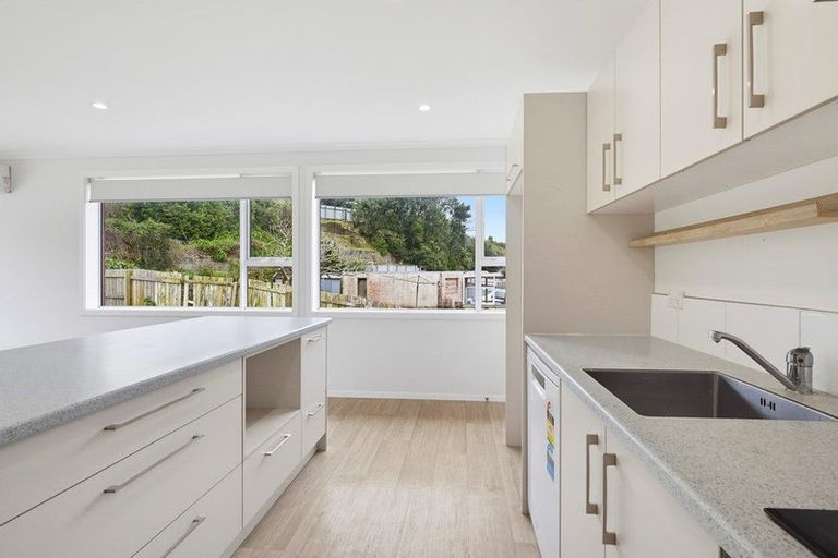 Photo of property in 38 Owhiti Street, Titahi Bay, Porirua, 5022