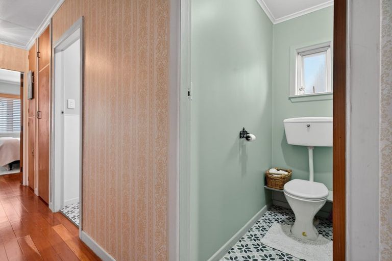 Photo of property in 1 Griffin Road, Maungaturoto, 0520