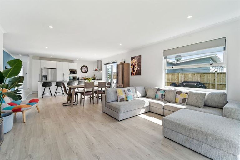 Photo of property in 21 Tyler Davies Drive, Red Beach, 0932