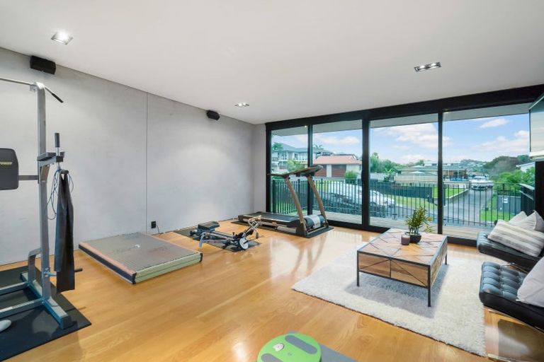 Photo of property in 51 Pacific Parade, Army Bay, Whangaparaoa, 0930