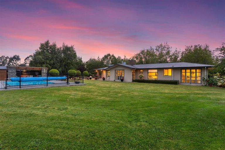 Photo of property in 900 Loburn Whiterock Road, Loburn, Rangiora, 7472