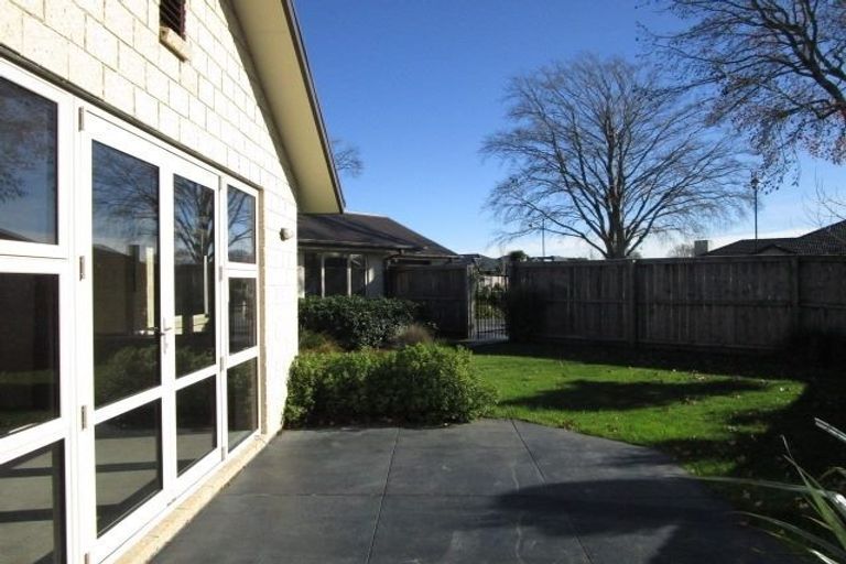 Photo of property in 24 John Campbell Crescent, Hillmorton, Christchurch, 8024