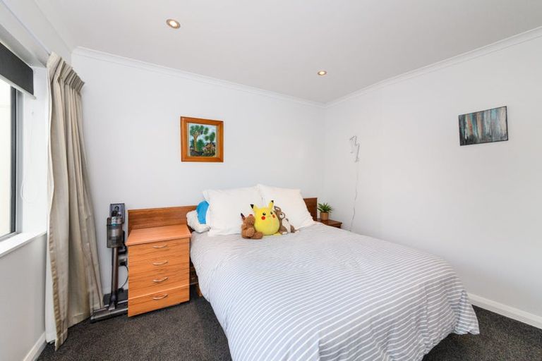 Photo of property in 3 D'urville Place, Kelvin Grove, Palmerston North, 4414