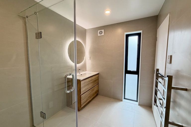 Photo of property in 58b Fitzherbert Avenue, West Harbour, Auckland, 0618