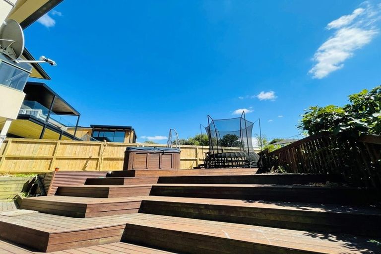 Photo of property in 3 Amante Crescent, Mairangi Bay, Auckland, 0630