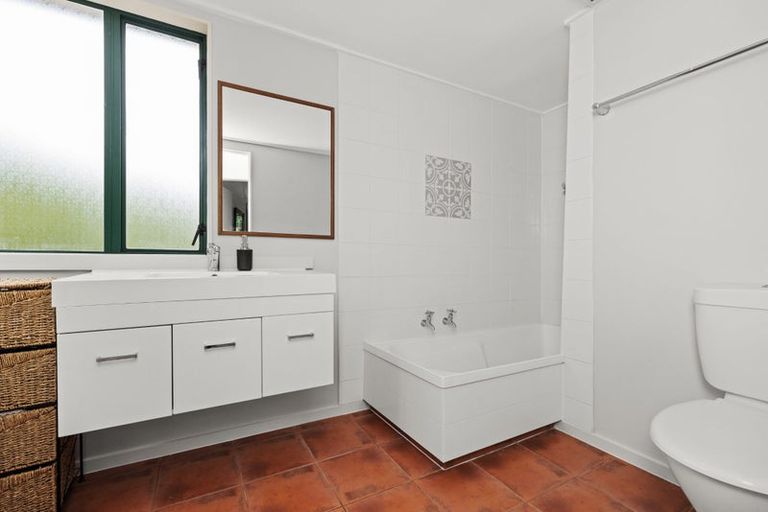 Photo of property in 3b Laing Cove, Havelock North, 4130