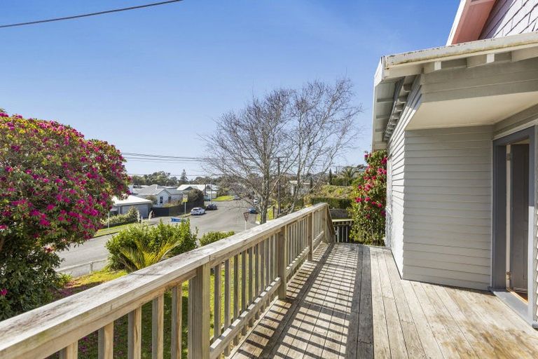 Photo of property in 2 Chilman Street, Strandon, New Plymouth, 4312