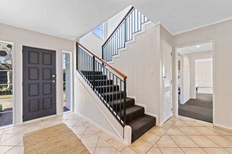 Photo of property in 4 Ingle Avenue, Waipahihi, Taupo, 3330