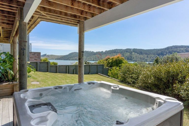Photo of property in 139 Bruce Wallace Place, Whangamata, 3620