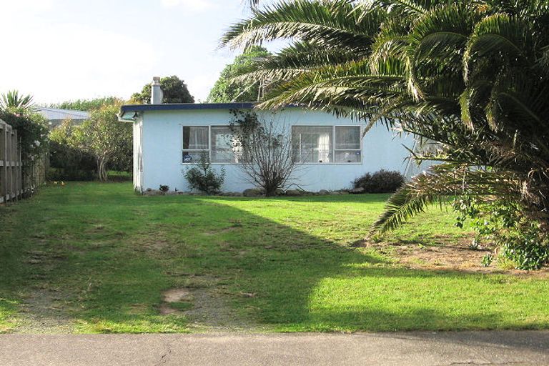 Photo of property in 5 Victor Grove, Waikanae Beach, Waikanae, 5036