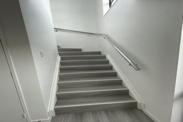 Photo of property in 9e Julian Place, Otara, Auckland, 2023