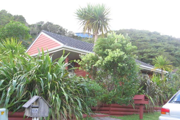 Photo of property in 5 Parsons Glen, Karori, Wellington, 6012