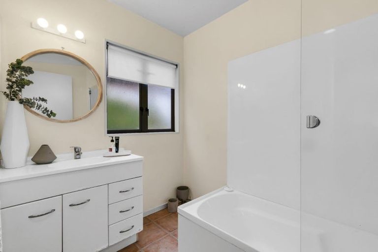 Photo of property in 68a Spinella Drive, Bayview, Auckland, 0629