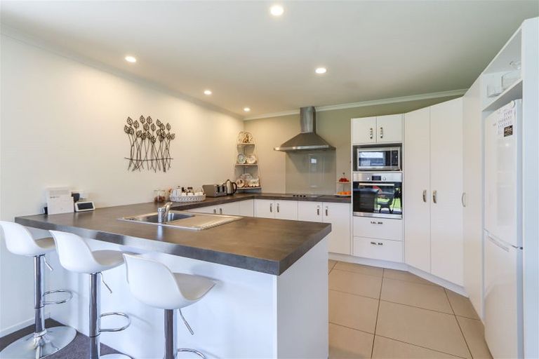 Photo of property in 14 Estate Grove, Inglewood, 4330