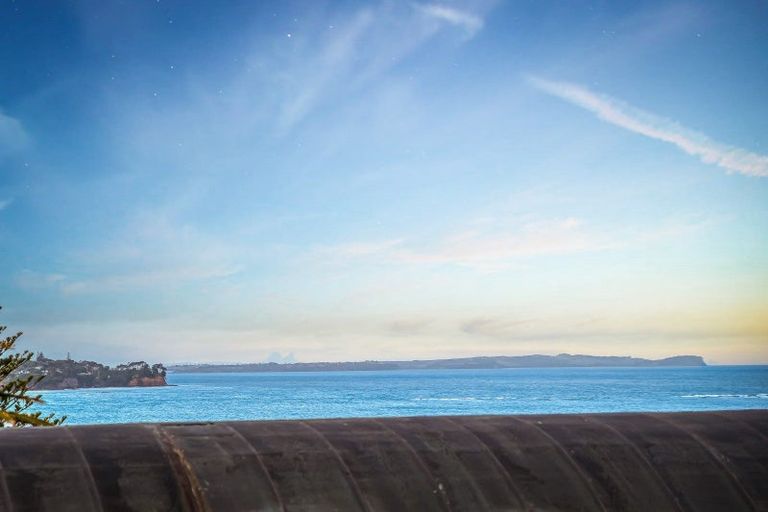 Photo of property in 35a Rothesay Bay Road, Rothesay Bay, Auckland, 0630