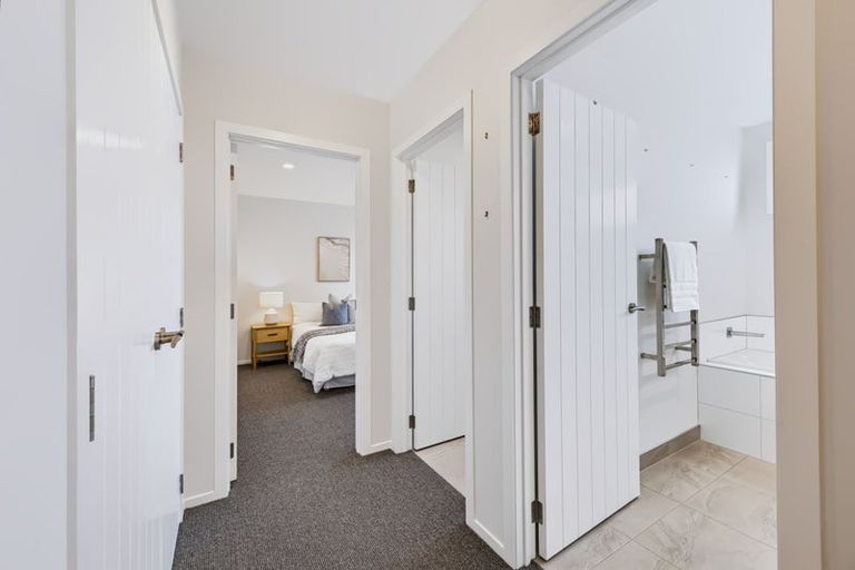 Photo of property in 5 Kotare Drive, Waiwhakaiho, New Plymouth, 4312