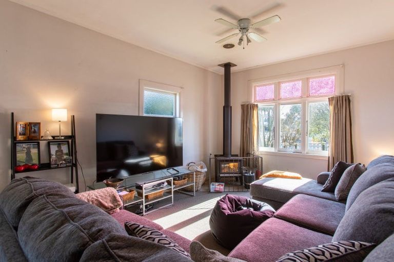 Photo of property in 32 Tennyson Street, Dannevirke, 4930