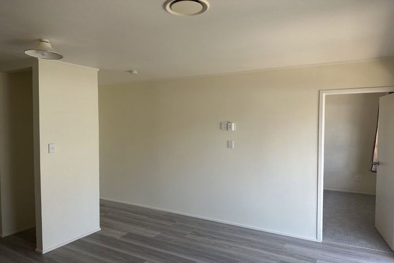 Photo of property in 1/29 Mon Desir Place, Manurewa, Auckland, 2102