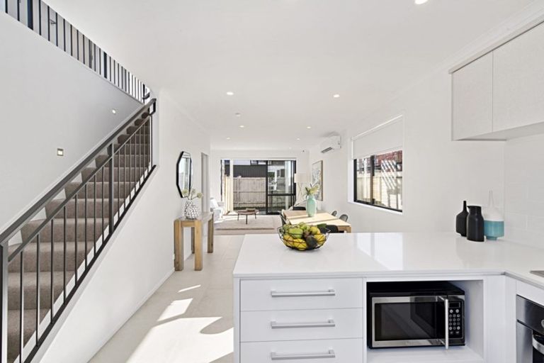 Photo of property in 16 Orford Lane, Takanini, 2112