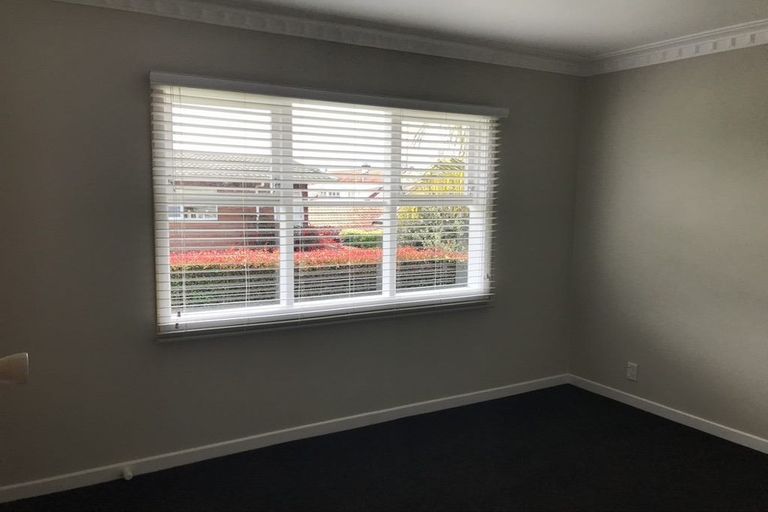Photo of property in 1/1 Sylvan Park Avenue, Milford, Auckland, 0620