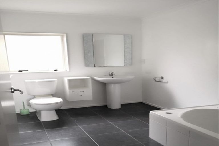 Photo of property in 40a O'halloran Road, Howick, Auckland, 2014