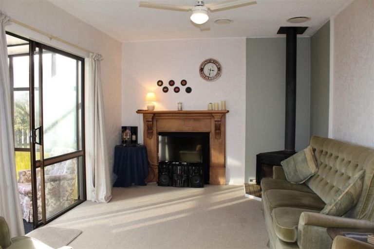 Photo of property in 18 Rangatira Drive, Mangakino, 3421