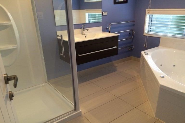 Photo of property in 4 Mcfarlane Terrace, Wanaka, 9305