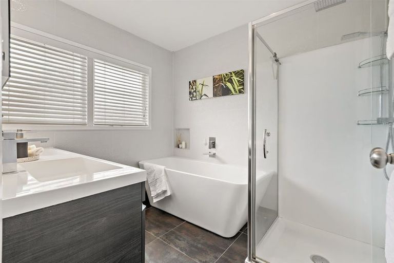 Photo of property in 9 Roysfield Lane, Sunnyhills, Auckland, 2010