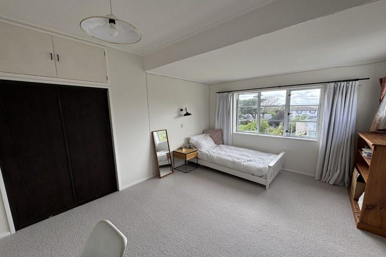 Photo of property in 2 Homewood Crescent, Karori, Wellington, 6012