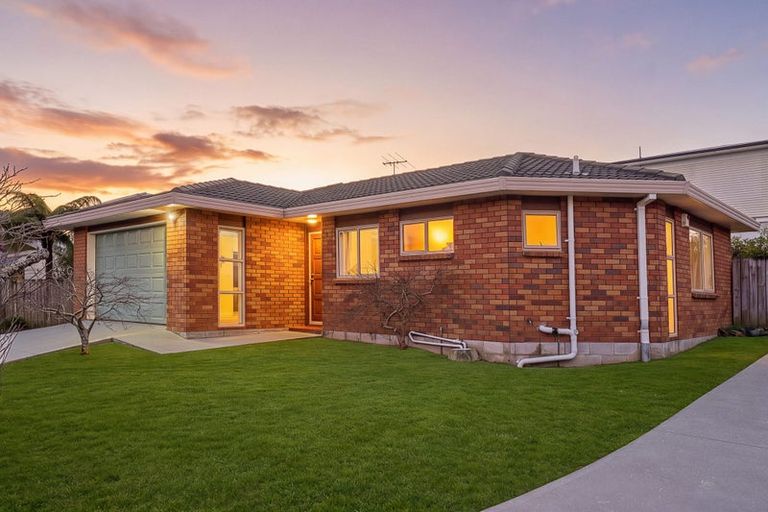 Photo of property in 17a Tirimoana Road, Te Atatu South, Auckland, 0602