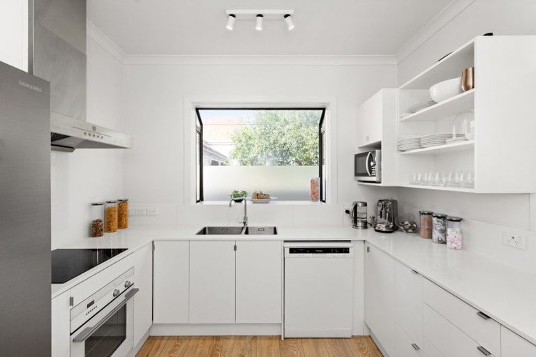 Photo of property in 500 Fenwick Street, Mayfair, Hastings, 4122