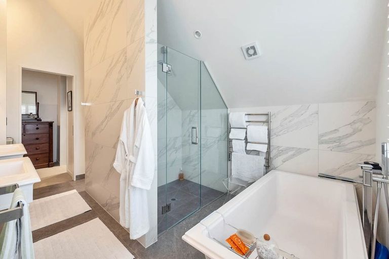 Photo of property in 48 Gladstone Road, Parnell, Auckland, 1052