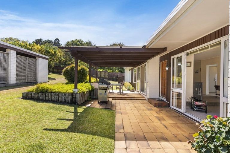 Photo of property in 30 Ganymede Place, Half Moon Bay, Auckland, 2012