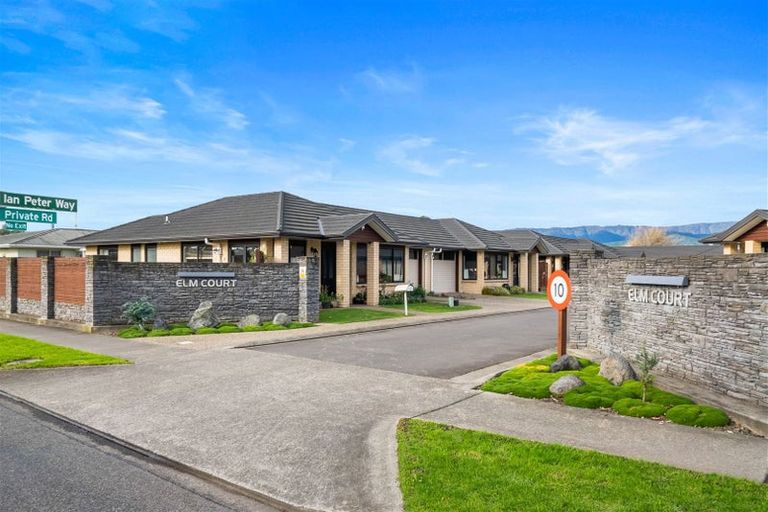 Photo of property in 27 Ian Peter Way, Otaki, 5512