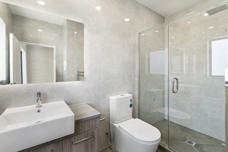 Photo of property in 17 Emerald Avenue, Rosehill, Papakura, 2113