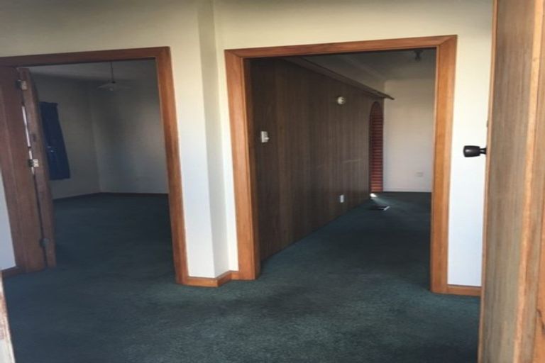 Photo of property in 316 Blenheim Road, Upper Riccarton, Christchurch, 8041
