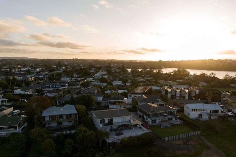 Photo of property in 4/34 Rewarewa Road, Te Atatu Peninsula, Auckland, 0610