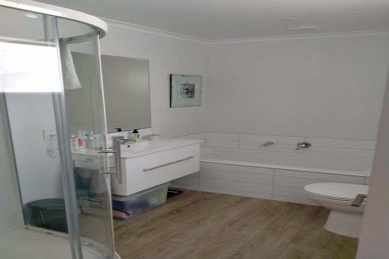 Photo of property in 18a Resolution Drive, Whitby, Porirua, 5024