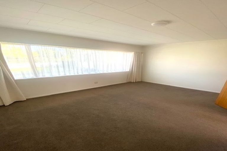 Photo of property in 2/13 Walter Street, Hauraki, Auckland, 0622