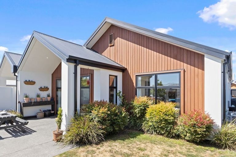 Photo of property in 5 Earhart Lane, Wigram, Christchurch, 8042
