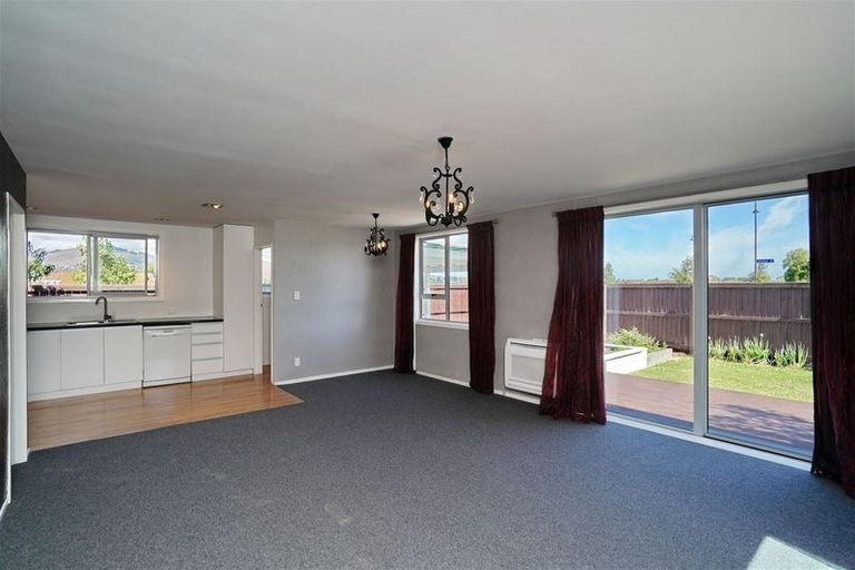 Photo of property in 2/275 Hendersons Road, Hoon Hay, Christchurch, 8025