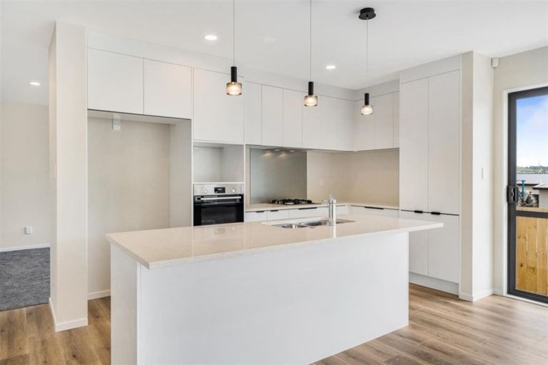 Photo of property in 114 Parkview Drive, Gulf Harbour, Whangaparaoa, 0930